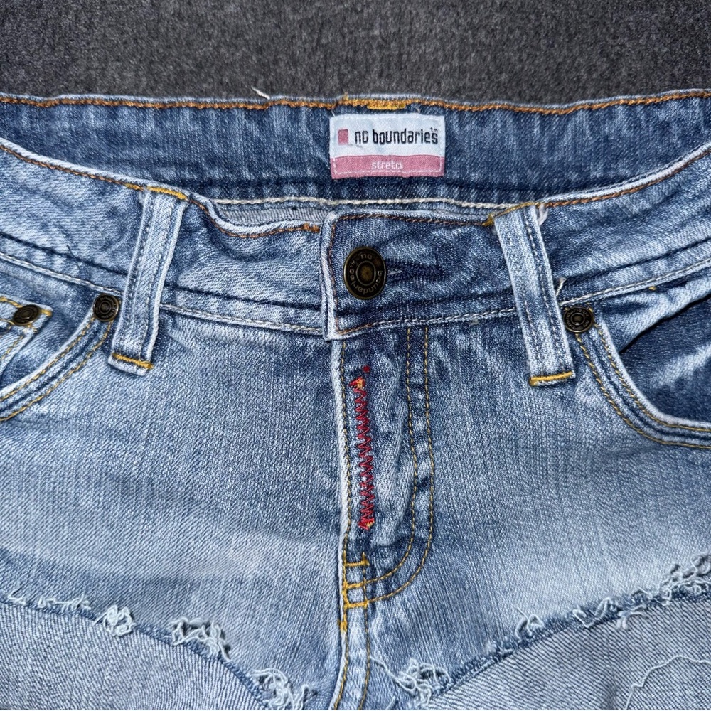 VTG Y2K No Boundaries Low Rise Micro Mini Jeans Shorts Sz 27 Grunge Preppy Denim - Picture 4 of 6
